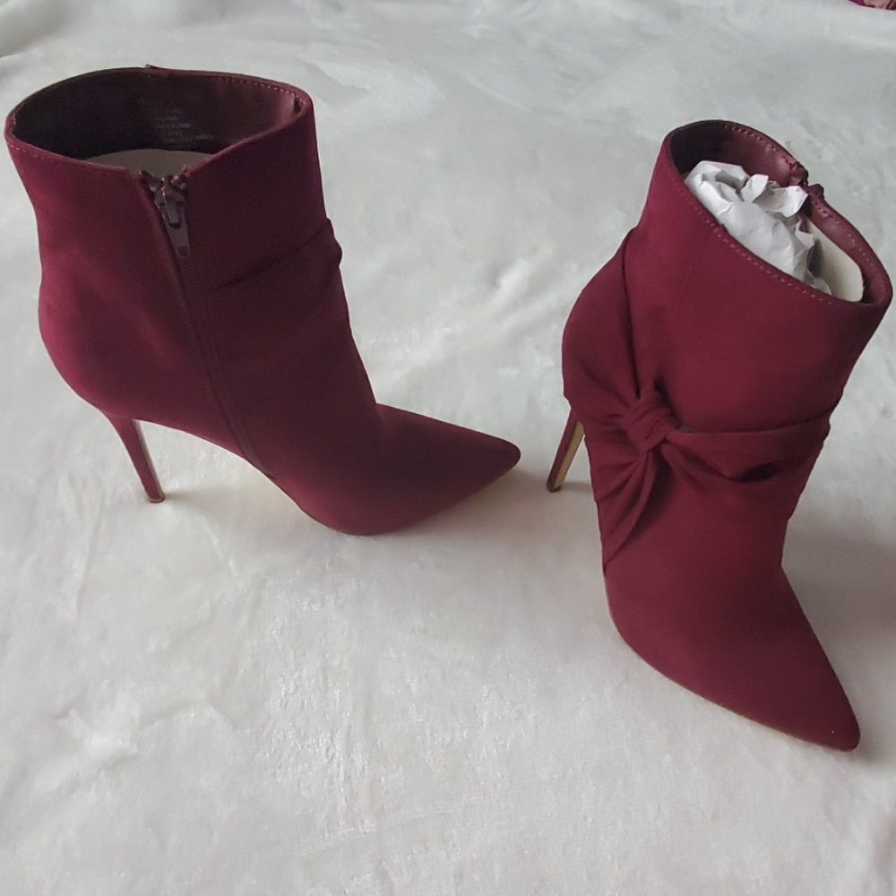 Burgundy high Heel bootie